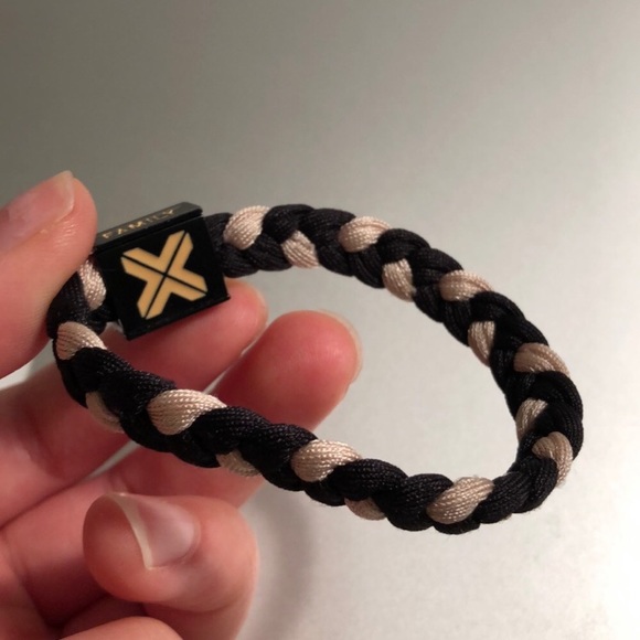 SOLD // Illenium electric family bracelet - Picture 4 of 5
